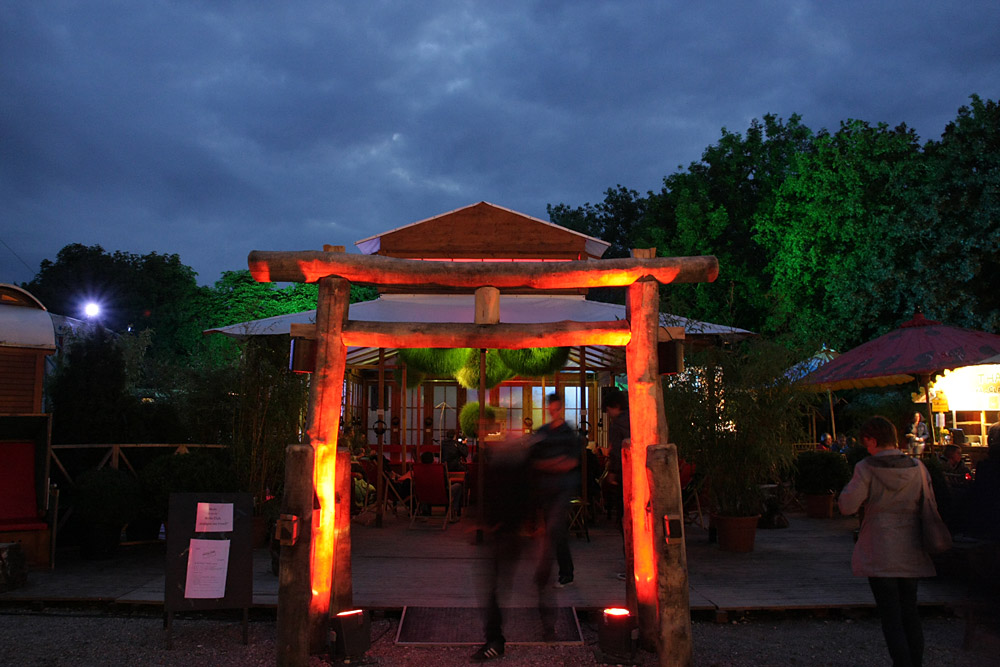 Tollwood 2011/Unerhrt Pavillon